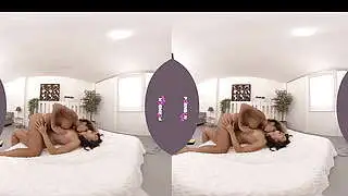 PORNBCN VR 女同性恋游戏女孩在房间里用绑带式性玩具进行激烈性爱 Venus Afrodita 和 Jade Presley 大胸拉丁裔与亚洲少女娇小金发女郎和黑发女郎